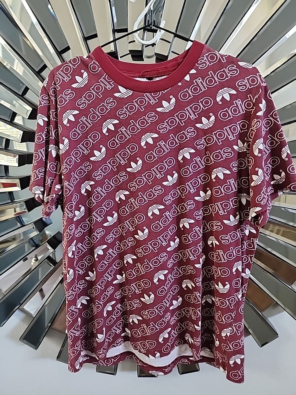 Adidas Original Trefold medium burgundy t shirt